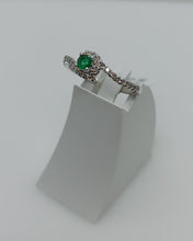 Cargar imagen en el visor de la galería, ANILLO ORO 1ª LEY 18 KTES CON DIAMANTES Y ESMERALDA 1413217EBS