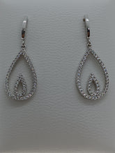 Cargar imagen en el visor de la galería, PENDIENTES ORO BLANCO 1ª LEY 18 KTES 29267/1WA