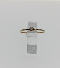 Cargar imagen en el visor de la galería, ANILLO ORO 1ª LEY 18 KTES F-406