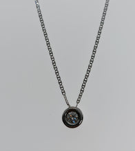 Cargar imagen en el visor de la galería, GARGANTILLA ORO BLANCO 1ª LEY 18 KTES CON DIAMANTE 2398418G