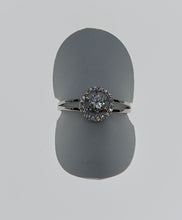 Cargar imagen en el visor de la galería, JUEGO DE PENDIENTES Y ANILLO ORO BLANCO 1º LEY 18 KTES 567688A/S