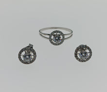 Cargar imagen en el visor de la galería, JUEGO DE PENDIENTES Y ANILLO ORO BLANCO 1º LEY 18 KTES 567688A/S