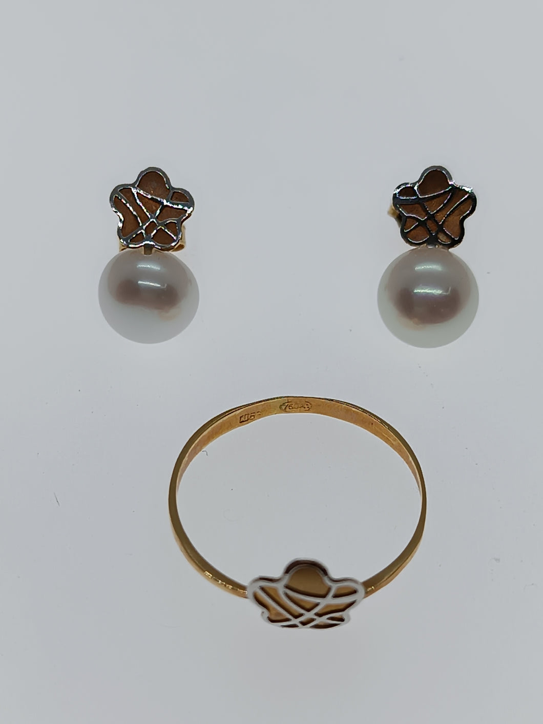 JUEGO DE PENDIENTES Y ANILLO ORO 1ª LEY 18 KTES 258397A/S